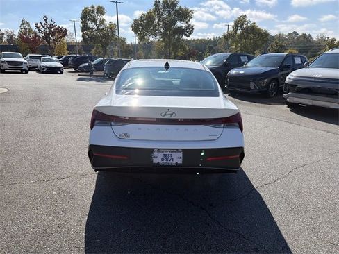 New 2026 Hyundai Elantra Blue image 6