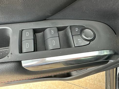Used 2024 Chevrolet Traverse Z71 w/ LPO, Floor Liner Package AWD/4WD image 9