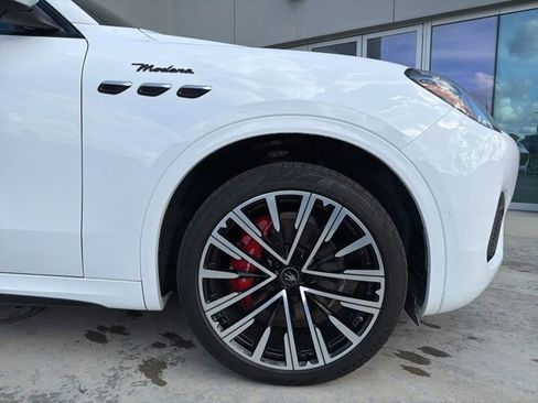 Certified 2023 Maserati Grecale Modena image 10