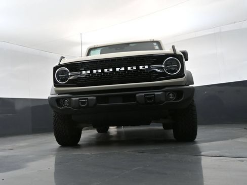 Used 2025 Ford Bronco Big Bend w/ Black Diamond Package AWD/4WD image 17