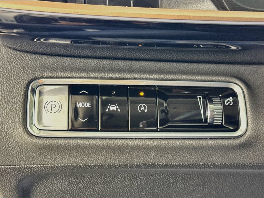 Used 2025 Buick Envision Sport Touring AWD/4WD image 14