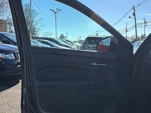 Used 2016 Cadillac SRX Luxury w/ Driver Awareness Package image 9