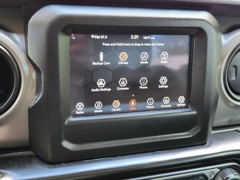 Used 2022 Jeep Wrangler Sport AWD/4WD image 18