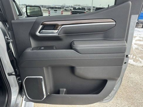 Used 2025 Chevrolet Silverado 1500 LT image 31