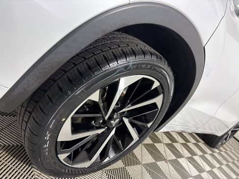 Used 2023 Mitsubishi Outlander SEL image 39