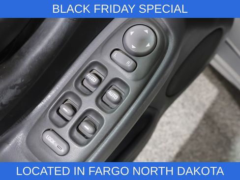 Used 2003 Pontiac Bonneville SE w/ Leather Appointment Package image 11