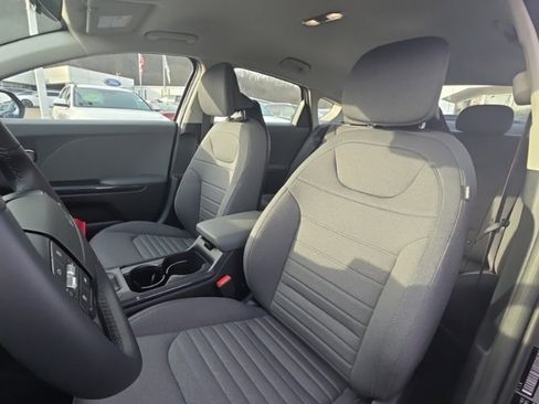 New 2025 Kia K4 EX image 28