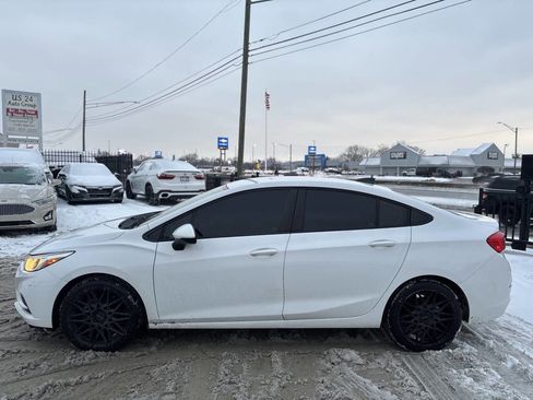 Used 2018 Chevrolet Cruze LS FWD image 8