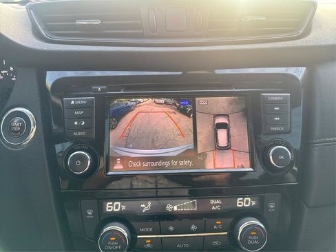 Used 2018 Nissan Rogue SL FWD image 21