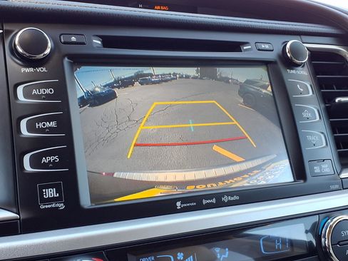 Used 2019 Toyota Highlander Limited image 11