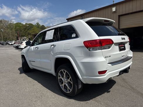 Used 2020 Jeep Grand Cherokee Overland image 2