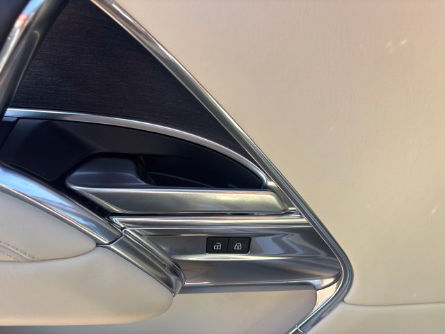 Used 2024 Land Rover Range Rover Long Wheelbase SE AWD/4WD image 11
