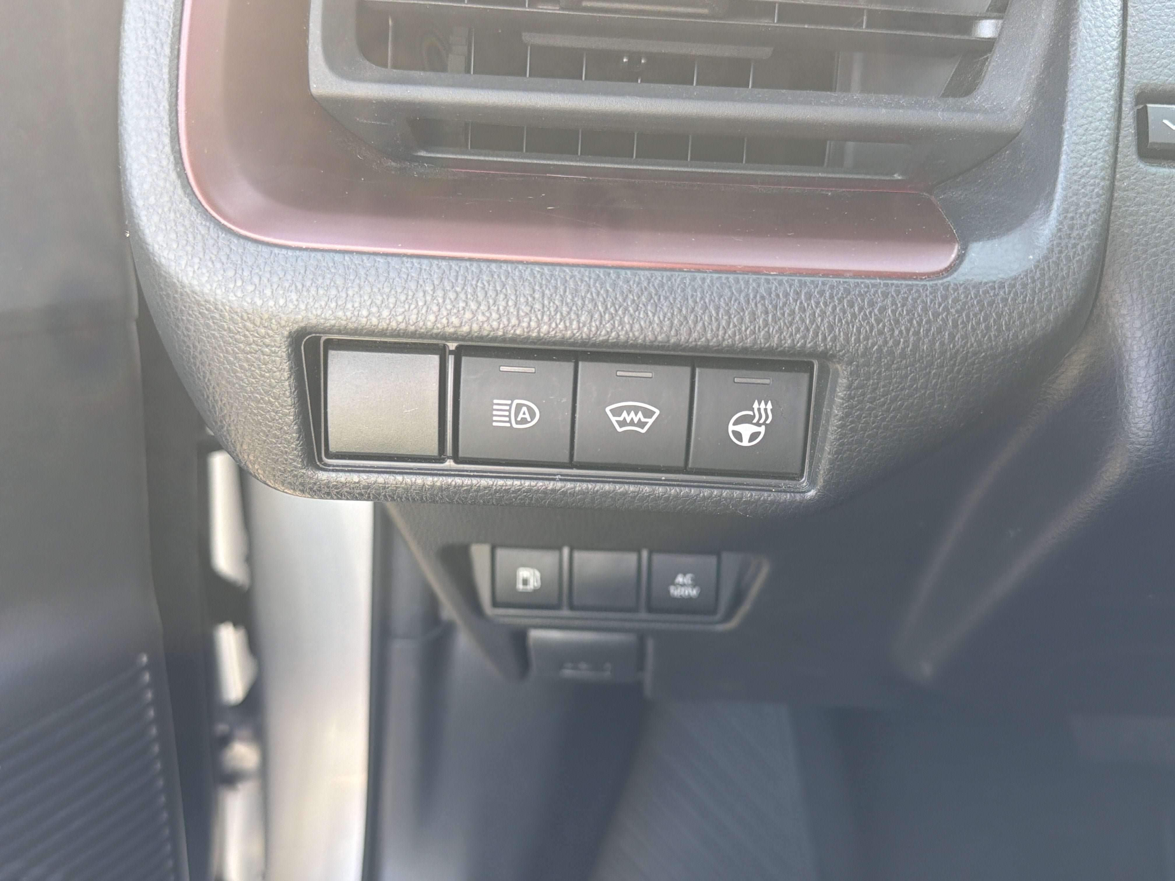 Used 2024 Toyota Prius Prime FWD image 15