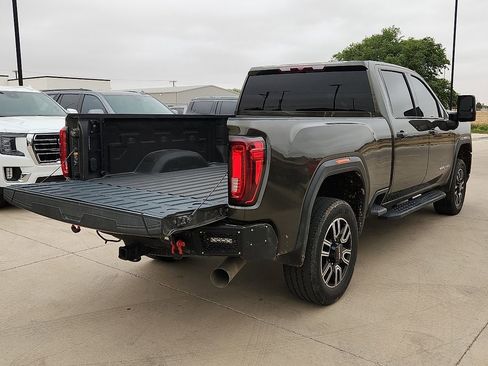 Used 2023 GMC Sierra 2500 AT4 image 3