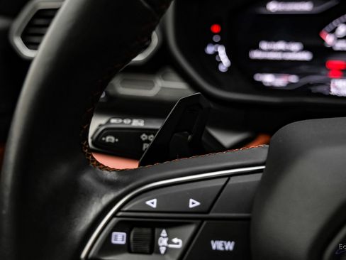 Used 2022 Lamborghini Urus image 46