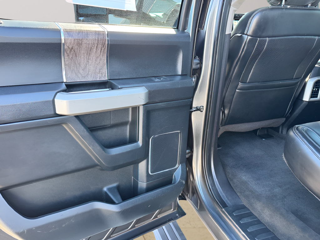 Used 2018 Ford F350 Lariat w/ Lariat Ultimate Package AWD/4WD image 33