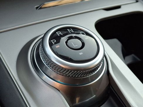 Used 2023 Ford Explorer XLT image 16