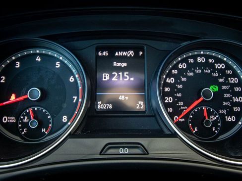 Used 2018 Volkswagen Atlas SE image 2