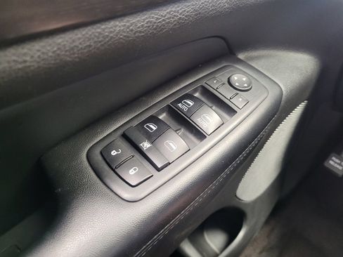 Used 2017 Jeep Grand Cherokee Altitude AWD/4WD image 27