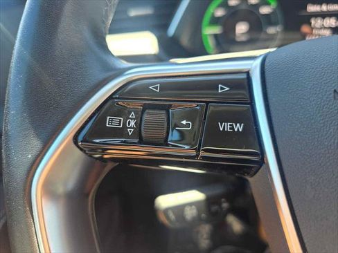 Used 2024 Audi Q8 e-tron Premium Plus AWD/4WD image 34