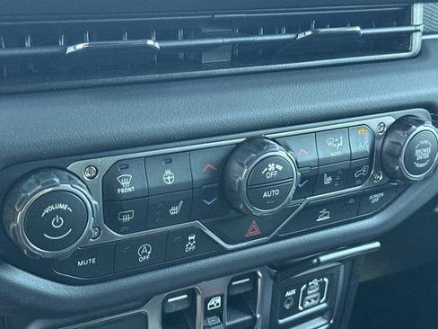 New 2026 Jeep Wrangler Unlimited Rubicon AWD/4WD image 28