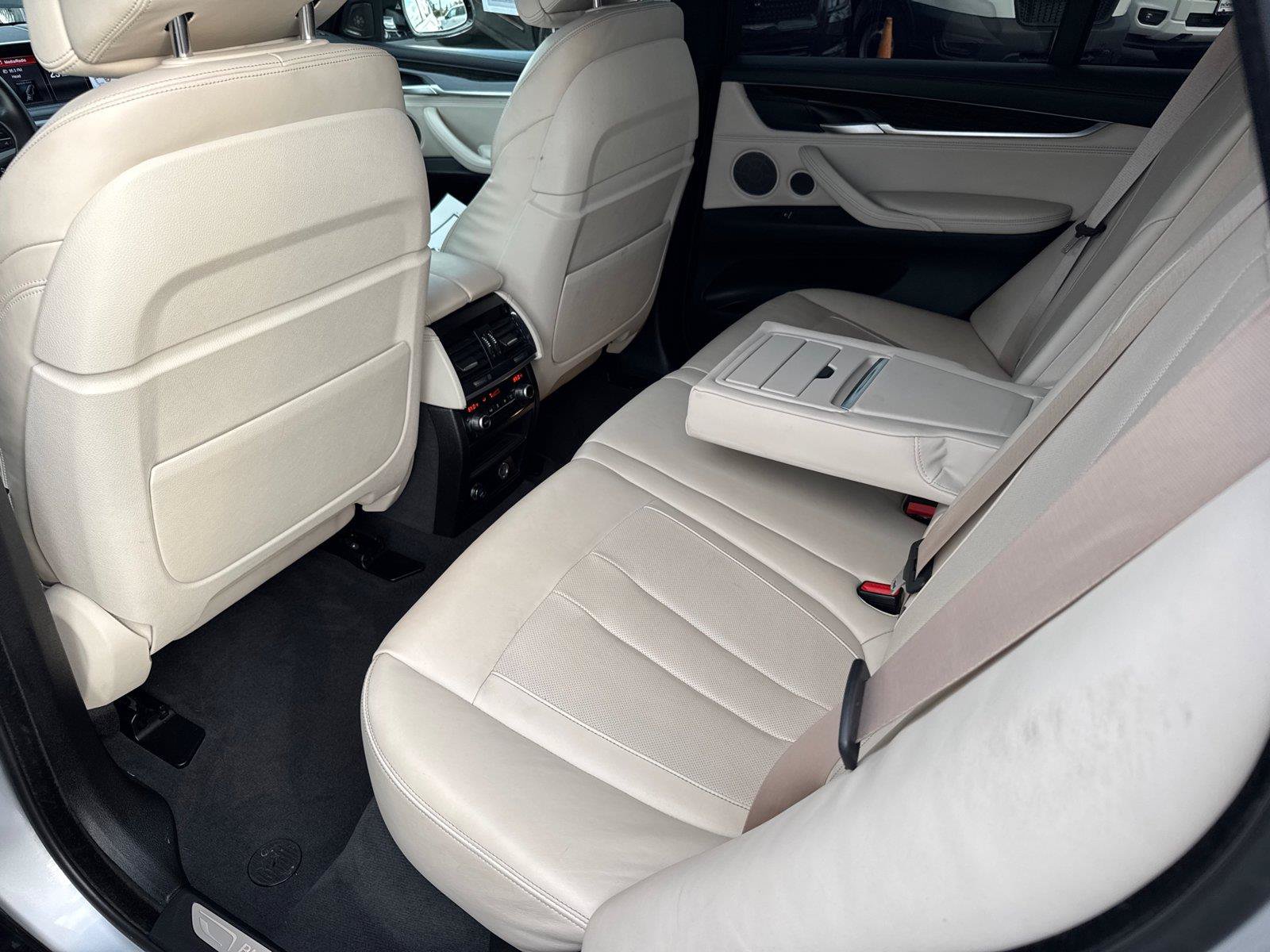 Used 2018 BMW X5 xDrive35i w/ M Sport Package AWD/4WD image 19