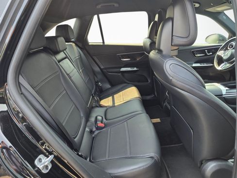 Used 2023 Mercedes-Benz GLC 300 4MATIC image 23