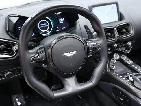 Used 2023 Aston Martin V8 Vantage Roadster RWD image 24