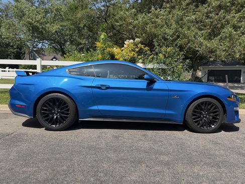 Used 2019 Ford Mustang GT Premium w/ GT Performance Package RWD image 31