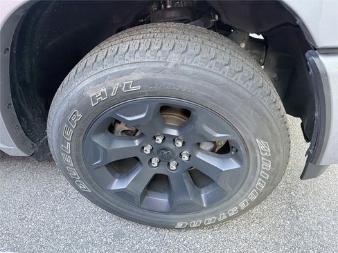 Used 2025 RAM 1500 Big Horn AWD/4WD image 9