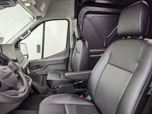 New 2026 Ford Transit 250 148 Medium Roof RWD image 2