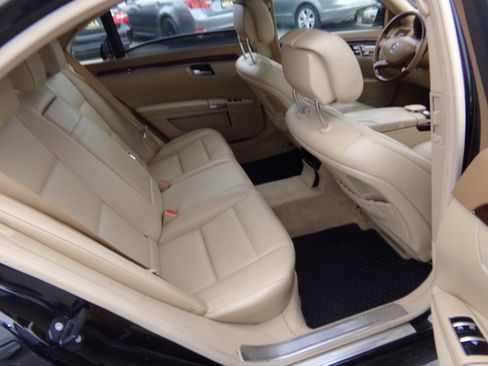 Used 2011 Mercedes-Benz S 550 4MATIC image 22