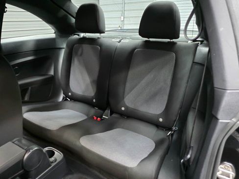 Used 2019 Volkswagen Beetle 2.0T S FWD image 15