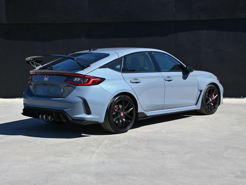 Used 2024 Honda Civic Type R image 6