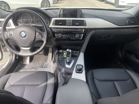 Used 2018 BMW 320i Sedan w/ Convenience Package RWD image 18