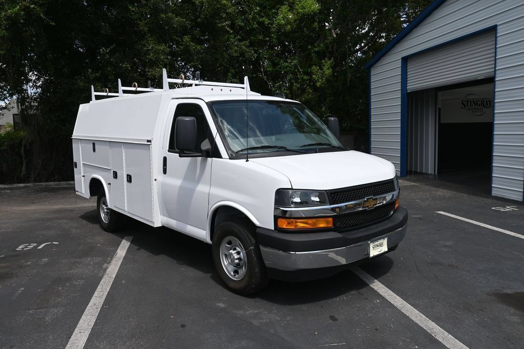 New 2025 Chevrolet Express 3500 w/ Power Convenience Package RWD image 7