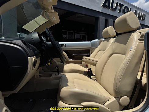 Used 2010 Volkswagen Beetle Convertible FWD image 22