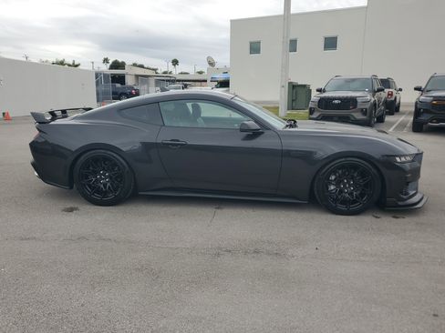 Used 2024 Ford Mustang GT Premium image 4