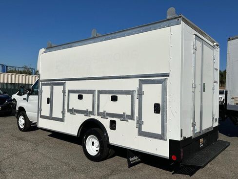 Used 2019 Ford E-450 and Econoline 450 Super Duty w/ Power Windows & Locks Group image 9