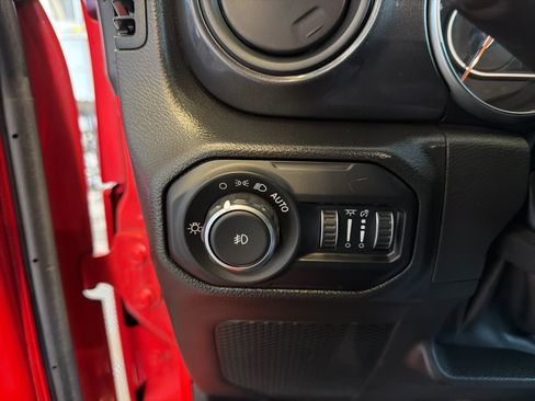 Used 2022 Jeep Wrangler Unlimited Sport image 18