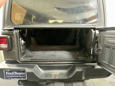 Used 2018 Jeep Wrangler Unlimited Sport AWD/4WD image 30