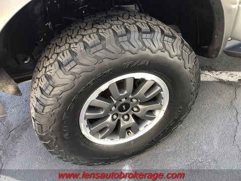 Used 2011 Ford F150 Raptor w/ Raptor Luxury Pkg image 23