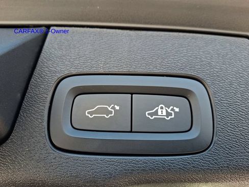 Certified 2023 Volvo XC60 B5 Ultimate w/ Climate Package AWD/4WD image 32