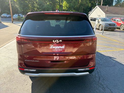 Used 2022 Kia Carnival LX FWD image 9