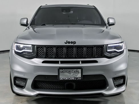 Used 2019 Jeep Grand Cherokee SRT AWD/4WD image 5