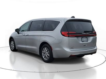 Used 2023 Chrysler Pacifica Touring-L