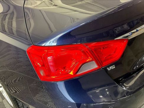 Used 2016 Chevrolet Impala LTZ FWD image 38