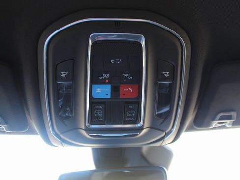 Used 2022 Jeep Grand Cherokee L Laredo image 25