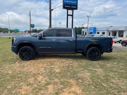 Used 2025 GMC Sierra 2500 Denali Ultimate AWD/4WD image 2