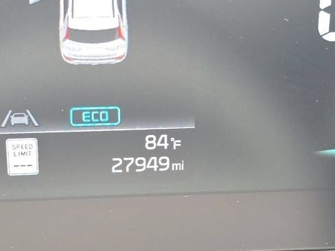 Used 2025 Kia Niro LX FWD image 7